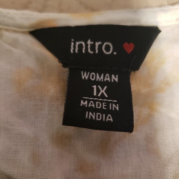 INTRO Dillard's Exclusive Tie-Dye Cold Shoulder - Picture 4 of 8